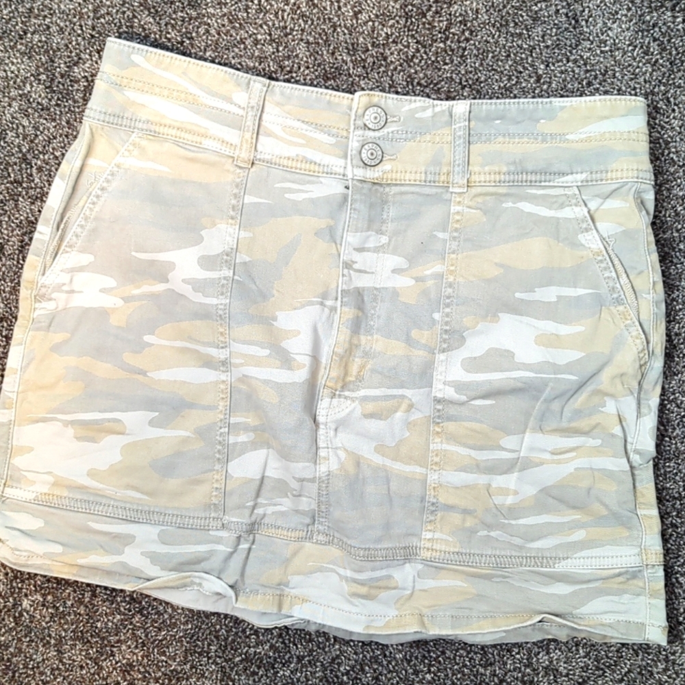 Express Camouflage Highrise Jean Skirt / Size 14